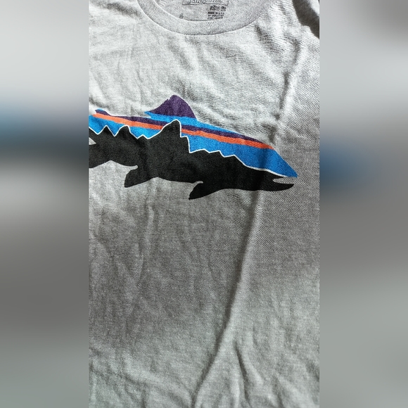 Patagonia. NWT. Discontinued. Fitz Roy Trout T shirt. Made in USA - Picture 3 of 10